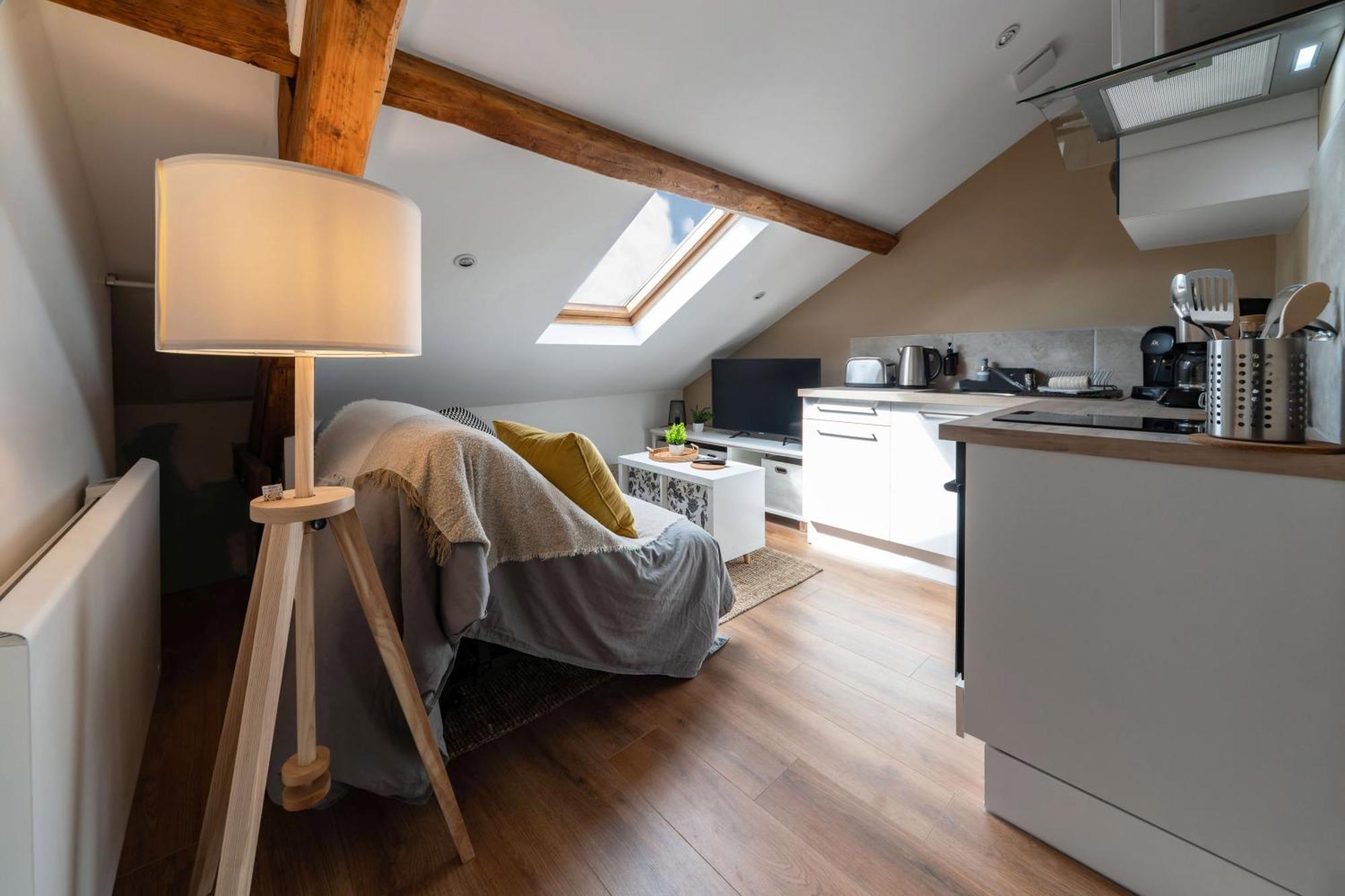 Poe-tehani - Design - Centre Apartment