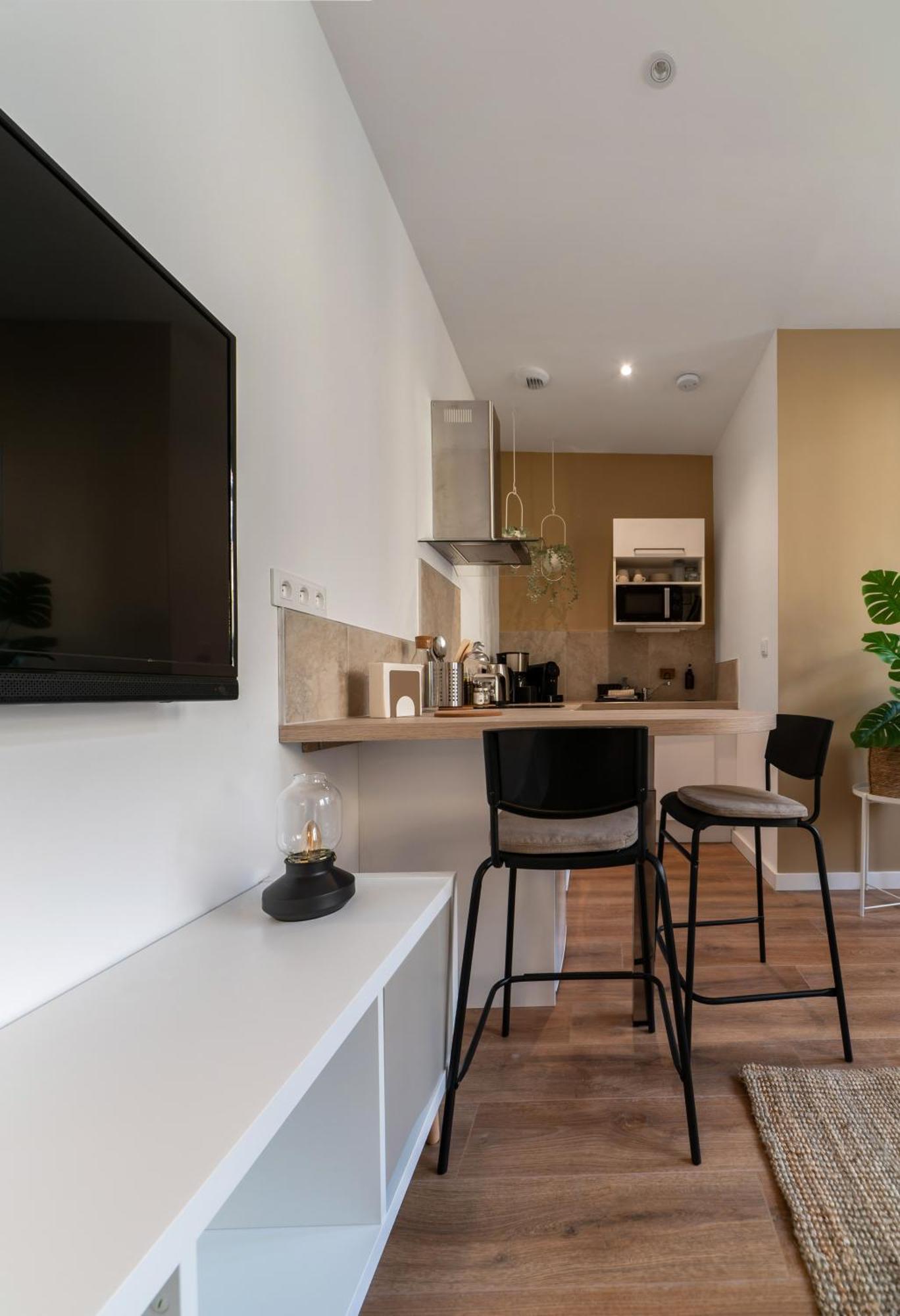 Poe-tehani - Design - Centre *